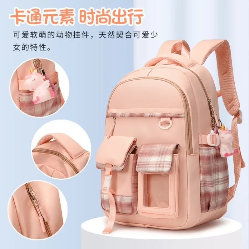 Classic Popular Elegant Leather Handbag, Women's Shoulder Bag with Crossbody Option, Designed by Famous Luxury Designer
Classic Popular Elegant Leather Handbag, Women's Shoulder Bag with Crossbody Option, Designed by Famous Luxury Designer