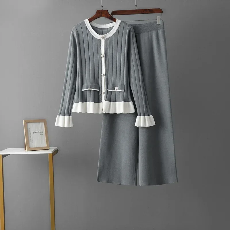 Autumn and Winter Chic Horn Long Sleeve Knitted Cardigan+Elastic Waist Pants 2-piece Set Women's Fashion Wide Leg Pants Suit
Autumn and Winter Chic Horn Long Sleeve Knitted Cardigan+Elastic Waist Pants 2-piece Set Women's Fashion Wide Leg Pants Suit