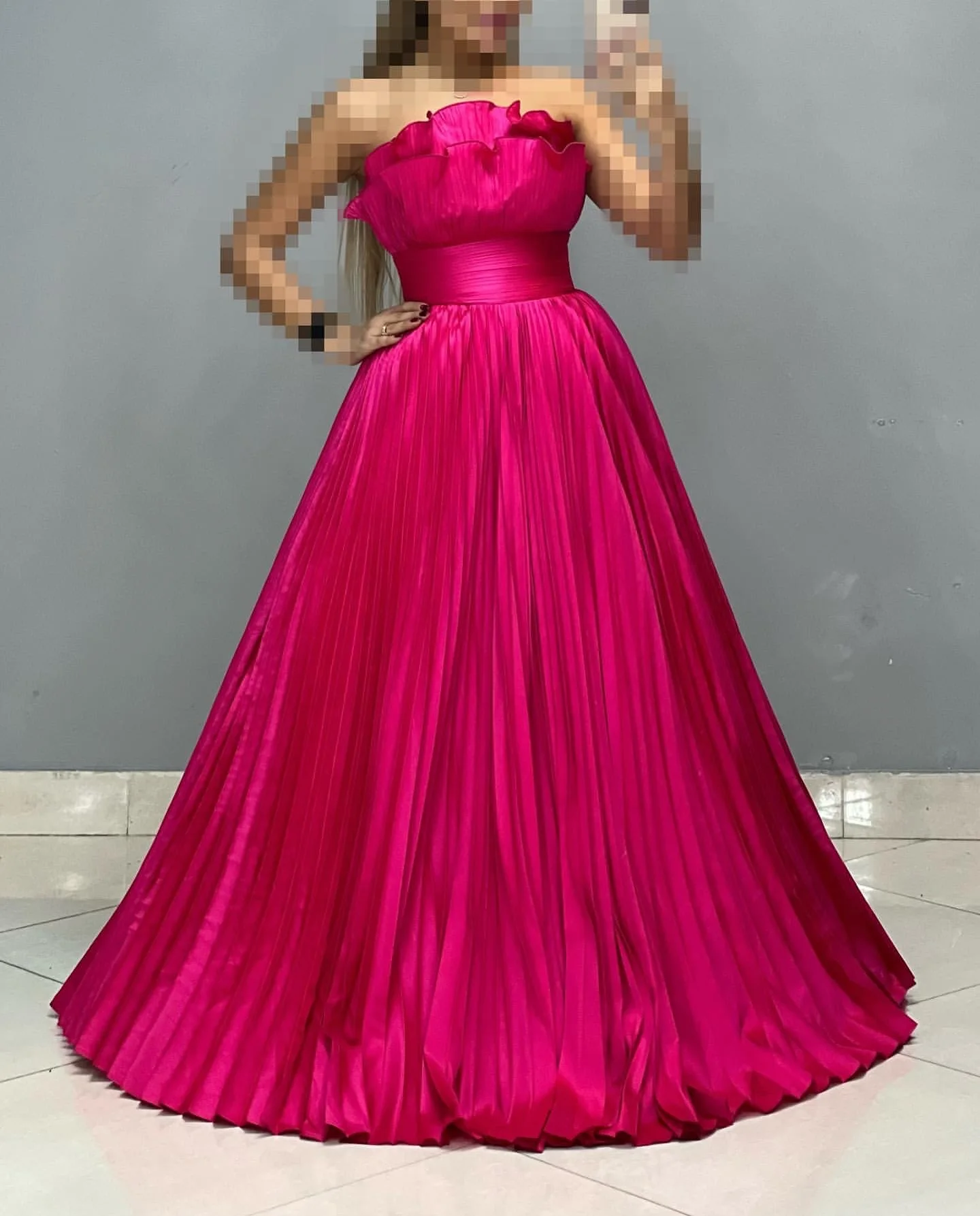 Customized Modern Strapless Satin Sleeveless Evening Dresses Elegant A-Line Floor Length Celebrity Gowns Vestido De Noche
Customized Modern Strapless Satin Sleeveless Evening Dresses Elegant A-Line Floor Length Celebrity Gowns Vestido De Noche