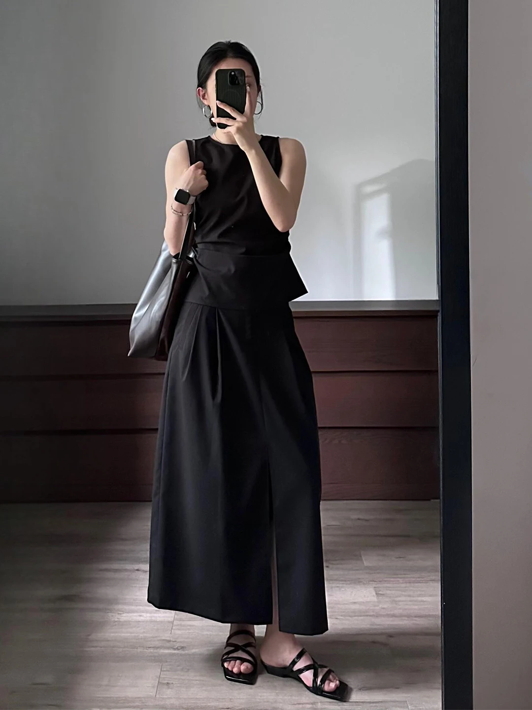Black Cotton Linen Sleeveless Set Women's Fashionable Summer Slimming Commute Half Skirt Two-Piece Suit Casual Style round Neck
Black Cotton Linen Sleeveless Set Women's Fashionable Summer Slimming Commute Half Skirt Two-Piece Suit Casual Style round Neck