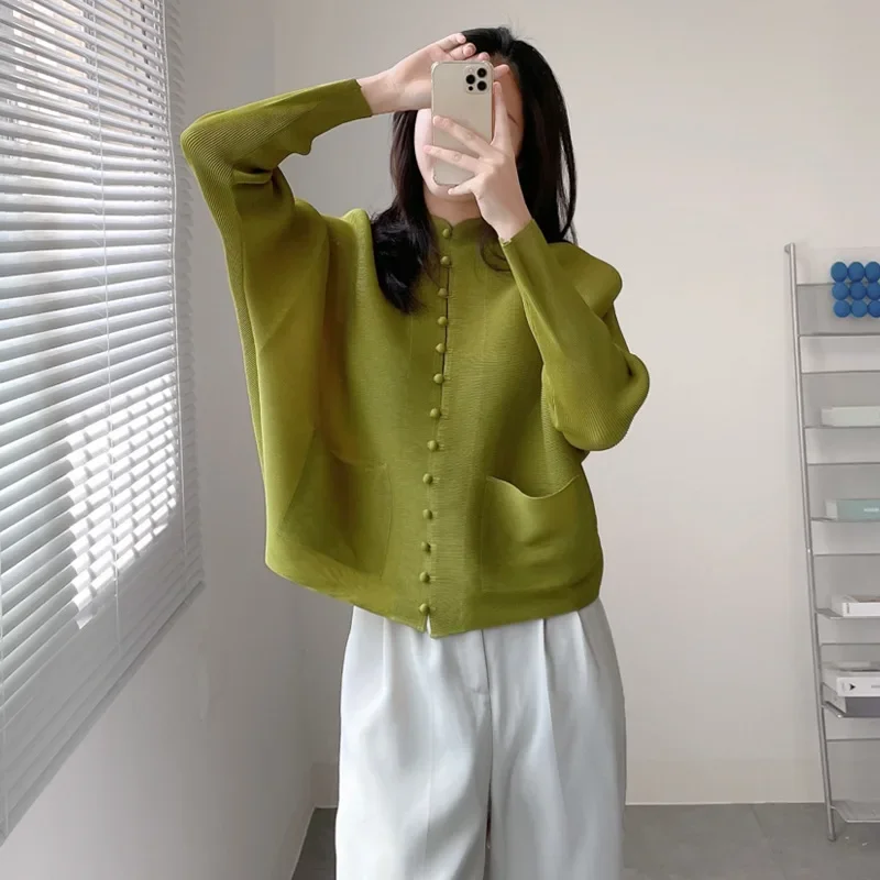 Spring Women Bat Shirts Clothes Coats Long-sleeved Autumn Bottons Loose Retro TopsThin Temperament New All-match Folds Pleated
Spring Women Bat Shirts Clothes Coats Long-sleeved Autumn Bottons Loose Retro TopsThin Temperament New All-match Folds Pleated