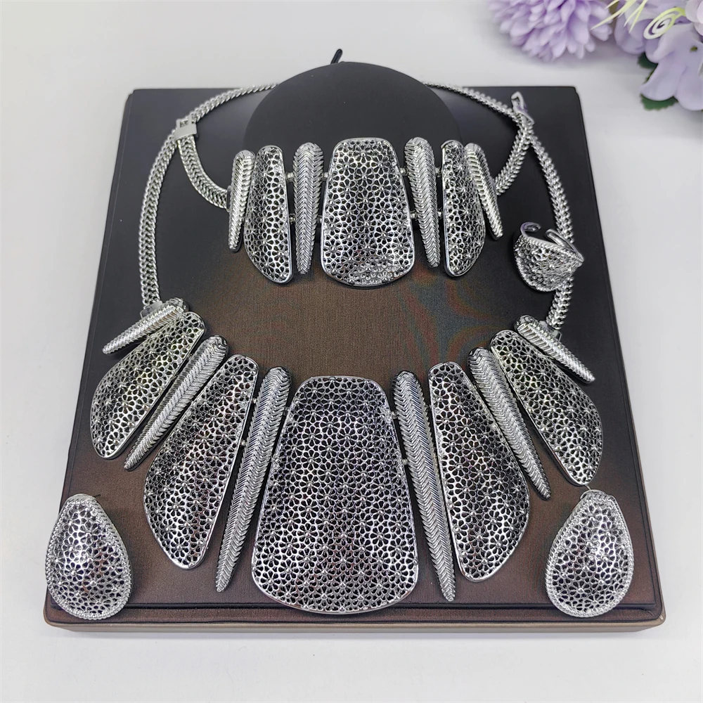4Pcs Jewelry Set 18K Gold Color Oval Drop Pendant Necklace Bracelet Chic Earring Ring Dubai Nigeria Wedding Jewellery
4Pcs Jewelry Set 18K Gold Color Oval Drop Pendant Necklace Bracelet Chic Earring Ring Dubai Nigeria Wedding Jewellery