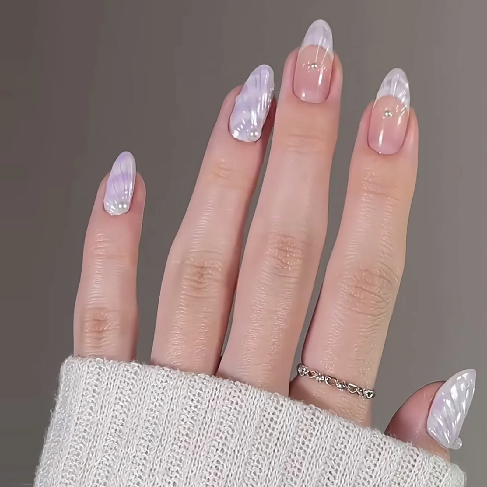 24Pcs Mid-length French Almond Fake Nail with Shiny Powder Design False Nail Art 3D Shell Pattern Datachable Press on Nails Tips
24Pcs Mid-length French Almond Fake Nail with Shiny Powder Design False Nail Art 3D Shell Pattern Datachable Press on Nails Tips