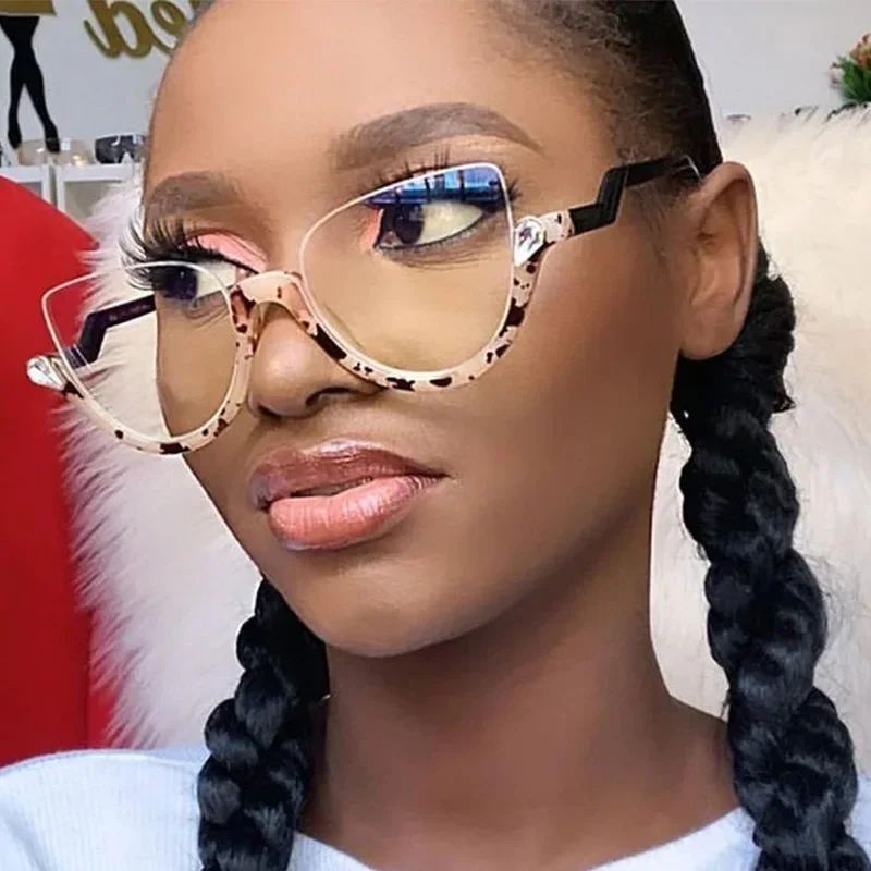 New cat's eye diamond-set fashionable half-frame flat mirror retro trend irregular glasses framelll
New cat's eye diamond-set fashionable half-frame flat mirror retro trend irregular glasses framelll