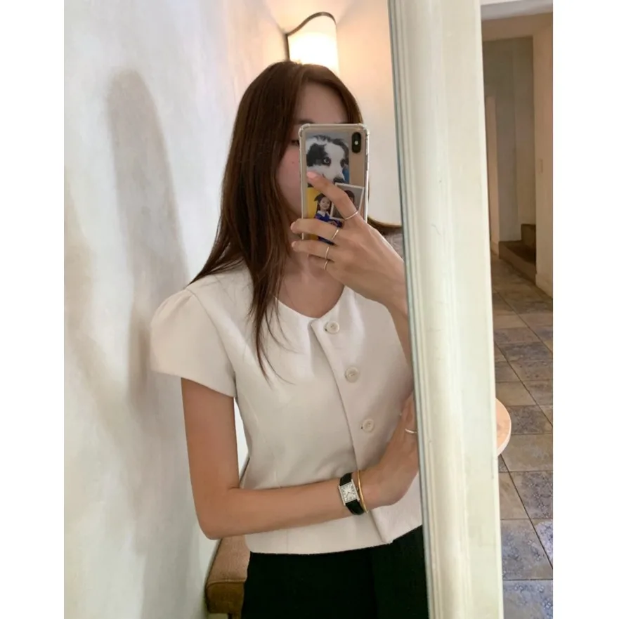 Fashionable Korean Style Casual round Neck Waist-Cinching Short Sleeve Outerwear Summer 2026 Lightweight Luxury Women's Coat
Fashionable Korean Style Casual round Neck Waist-Cinching Short Sleeve Outerwear Summer 2026 Lightweight Luxury Women's Coat