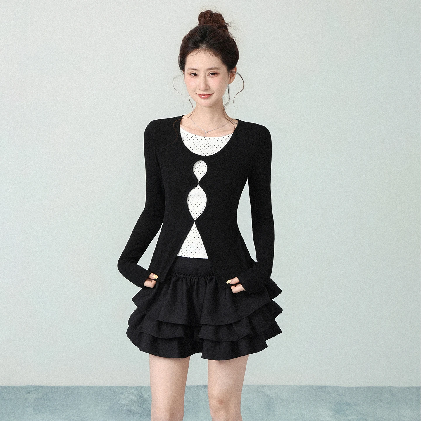 Женские трикотажные рубашки с длинными рукавами Splicing Fake Ttwo на осень и зиму, новый стиль, облегающий внутренний слой, нижний топ в горошек
Женские трикотажные рубашки с длинными рукавами Splicing Fake Ttwo на осень и зиму, новый стиль, облегающий внутренний слой, нижний топ в горошек