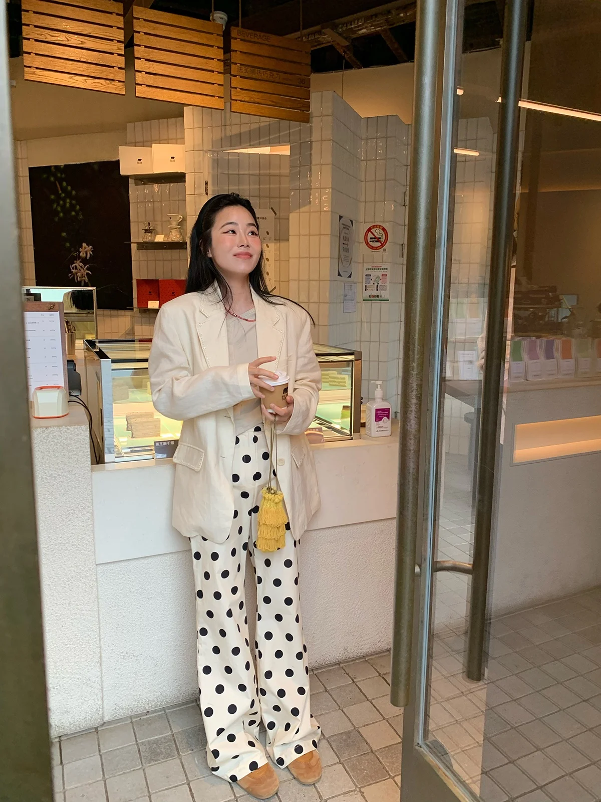 Льняной костюм ручной работы с бисером, повседневный, тонкий, с отложным воротником, свободного кроя, женский жакет для ежедневной носки, летняя коллекция
Льняной костюм ручной работы с бисером, повседневный, тонкий, с отложным воротником, свободного кроя, женский жакет для ежедневной носки, летняя коллекция