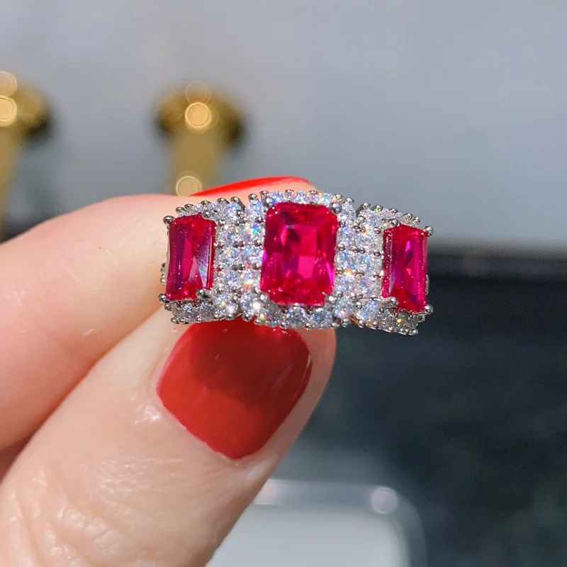 Jewelry gemstones: European and American popular red corundum imitation pigeon blood ruby vintage style ring, elegant women'
Jewelry gemstones: European and American popular red corundum imitation pigeon blood ruby vintage style ring, elegant women'