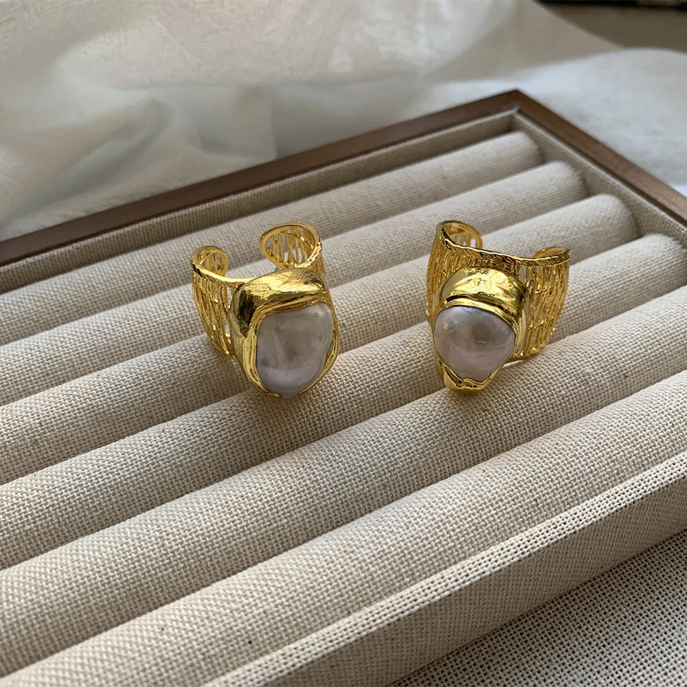 Trendy personality Irregular Baroque Pearls 18K gold rings for women‘s girl party gift jewlry whosale
Trendy personality Irregular Baroque Pearls 18K gold rings for women‘s girl party gift jewlry whosale