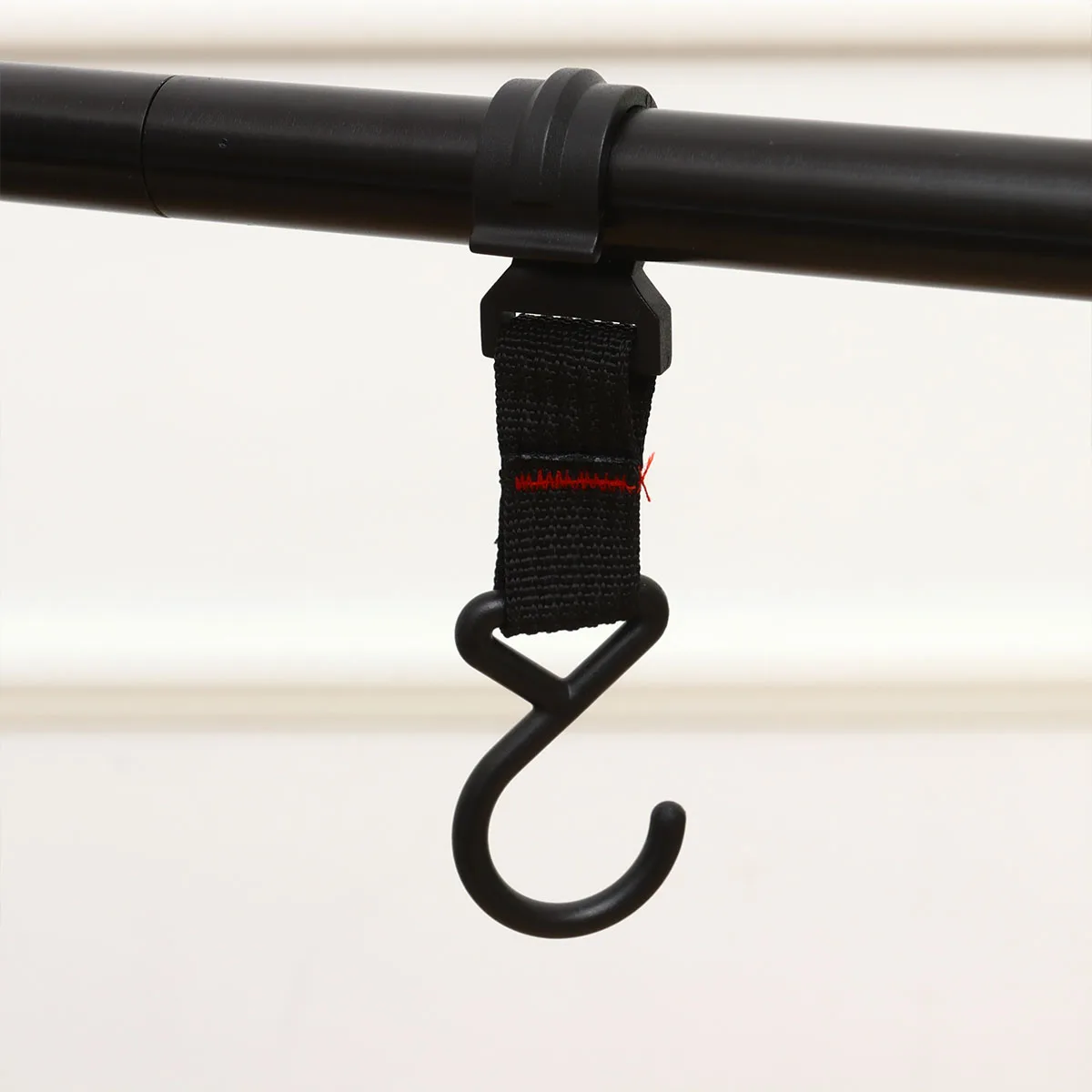 1Pcs Tripod Camping Rack Outdoor Multi-Functional Hanging Storage Portable Black Size L Camping Clothes Organizing Rack
1Pcs Tripod Camping Rack Outdoor Multi-Functional Hanging Storage Portable Black Size L Camping Clothes Organizing Rack