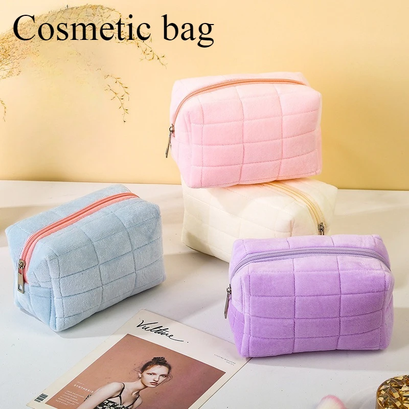 New cute plush cosmetic bag, travel skin care product storage bag, high-looking female mobile phone large capacity storage bag
New cute plush cosmetic bag, travel skin care product storage bag, high-looking female mobile phone large capacity storage bag