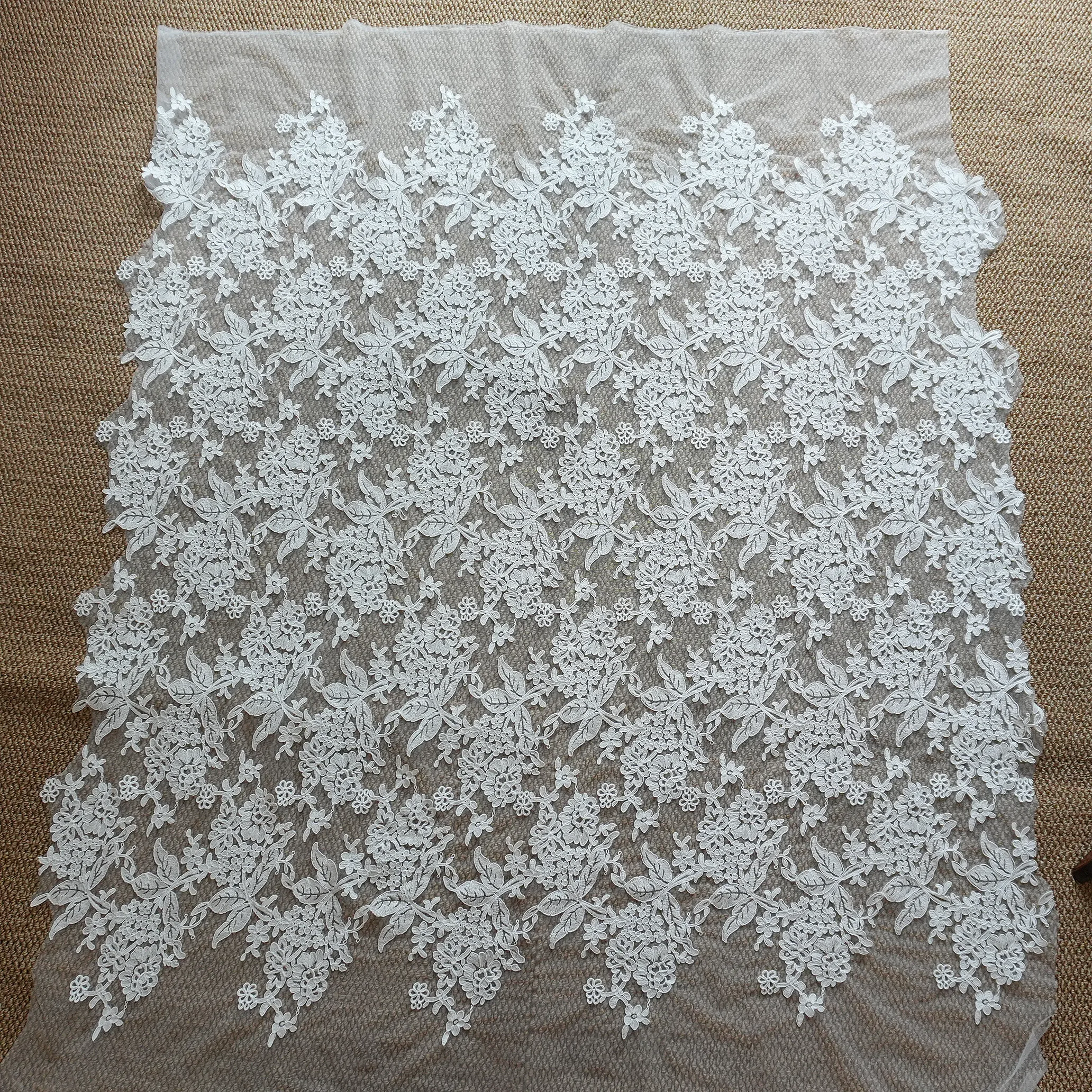 Белое свадебное платье, тюль, вышивка, костяные листья, кружево, цветочная аппликация, ткань, сделай сам, отделка для рукоделия, материал
Белое свадебное платье, тюль, вышивка, костяные листья, кружево, цветочная аппликация, ткань, сделай сам, отделка для рукоделия, материал