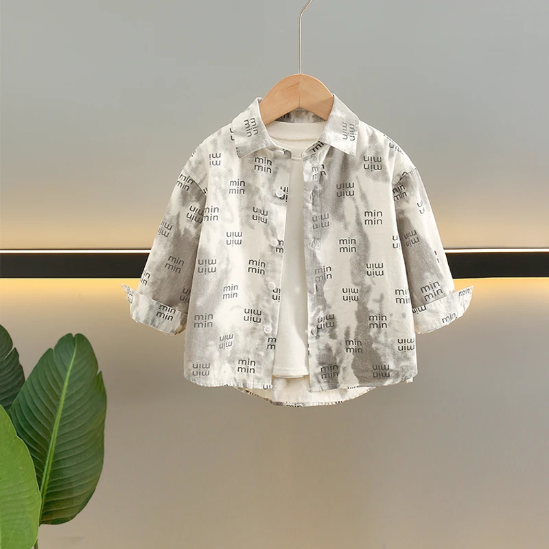 Детская осенняя модная верхняя одежда с длинным рукавом и буквенным принтом для мальчиков: стильный и удобный открытый кардиган
Детская осенняя модная верхняя одежда с длинным рукавом и буквенным принтом для мальчиков: стильный и удобный открытый кардиган