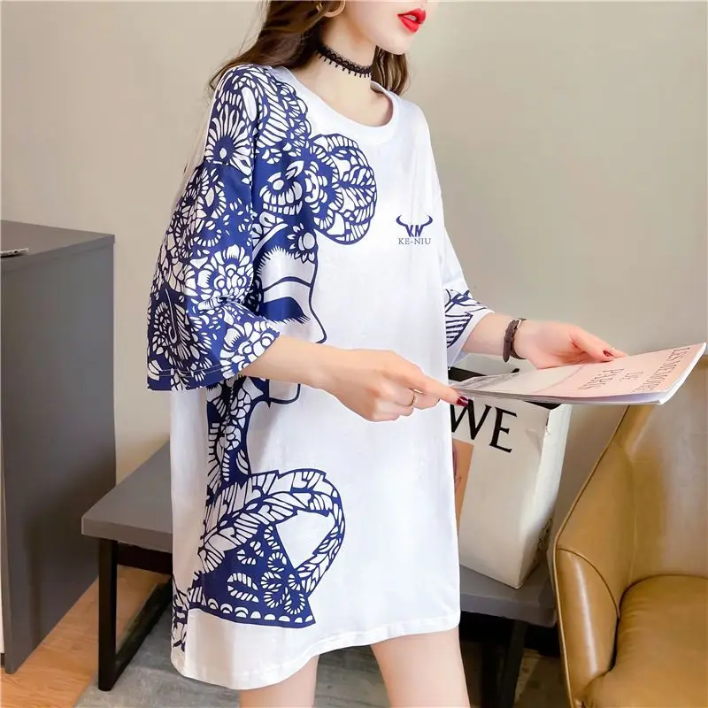 Koreon Fashion Women Cotton Long Oversized T-shirt Summer New Female Clothing Tees Y2K Graphic Short Sleeve Casual Versatile Top
Koreon Fashion Women Cotton Long Oversized T-shirt Summer New Female Clothing Tees Y2K Graphic Short Sleeve Casual Versatile Top