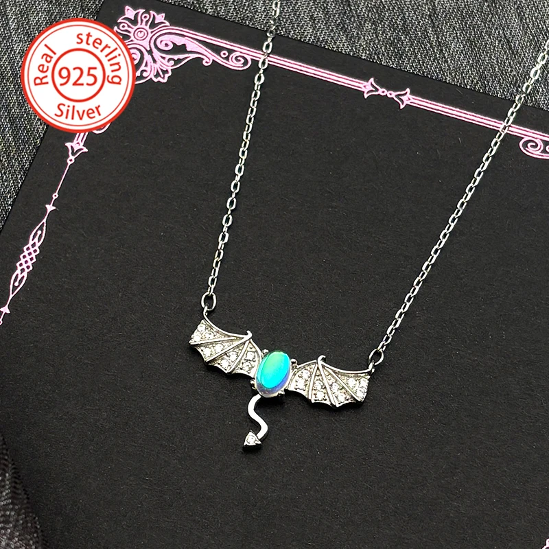 Ожерелье с подвеской из стерлингового серебра 925 пробы с летучей мышью и цирконием для женщин и девочек, простая мистическая цепочка с синим кристаллом в виде животного, ювелирное изделие в подарок
Ожерелье с подвеской из стерлингового серебра 925 пробы с летучей мышью и цирконием для женщин и девочек, простая мистическая цепочка с синим кристаллом в виде животного, ювелирное изделие в подарок