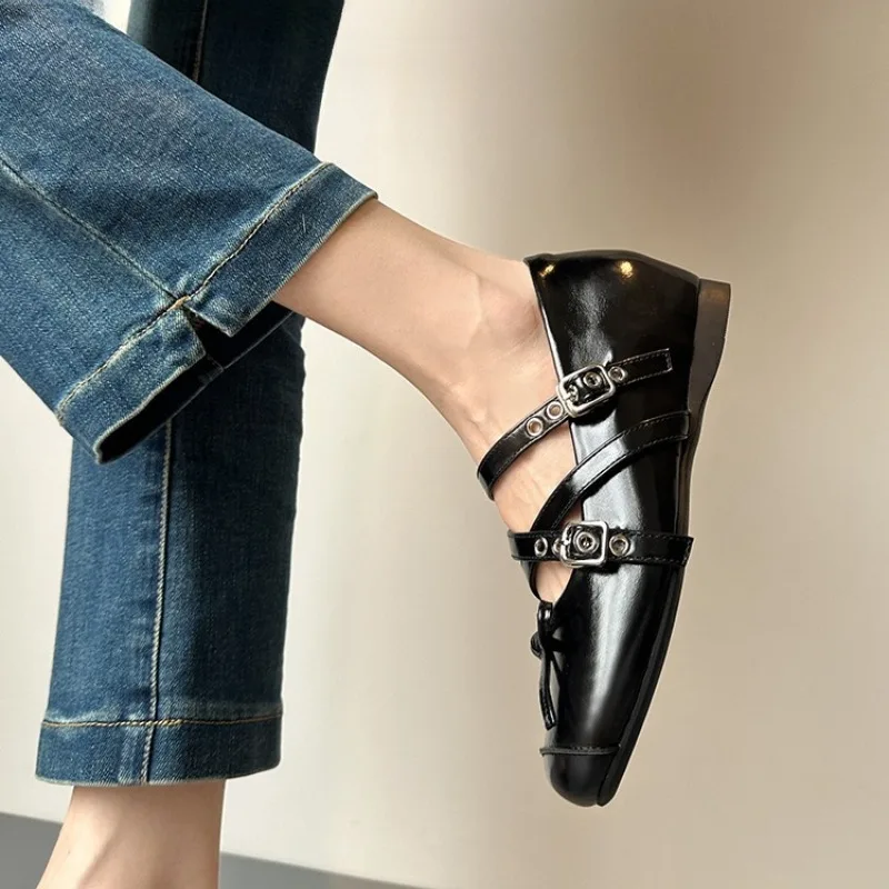 Ballet Mary Jane Shoes Women Black Patent Leather Bow Square Toe Invisible Wedge Heel Casual Flats 2026 Spring Summer Daily Wear
Ballet Mary Jane Shoes Women Black Patent Leather Bow Square Toe Invisible Wedge Heel Casual Flats 2026 Spring Summer Daily Wear