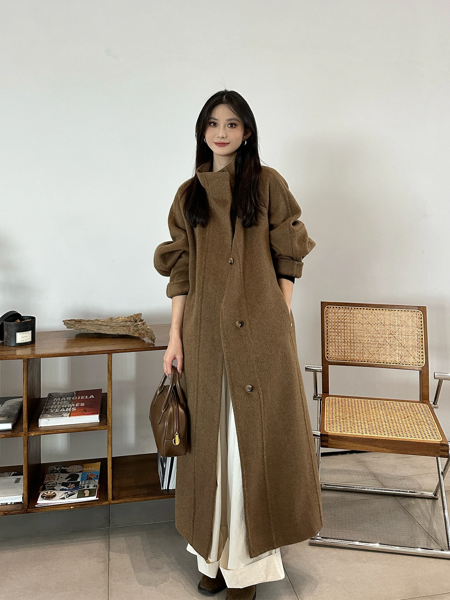 Autumn Winter New Style Women's Woolen Coat Vintage Cashmere Jacket Small Size Mid-Length Woolen Sweater Straight Cut Commute
Autumn Winter New Style Women's Woolen Coat Vintage Cashmere Jacket Small Size Mid-Length Woolen Sweater Straight Cut Commute