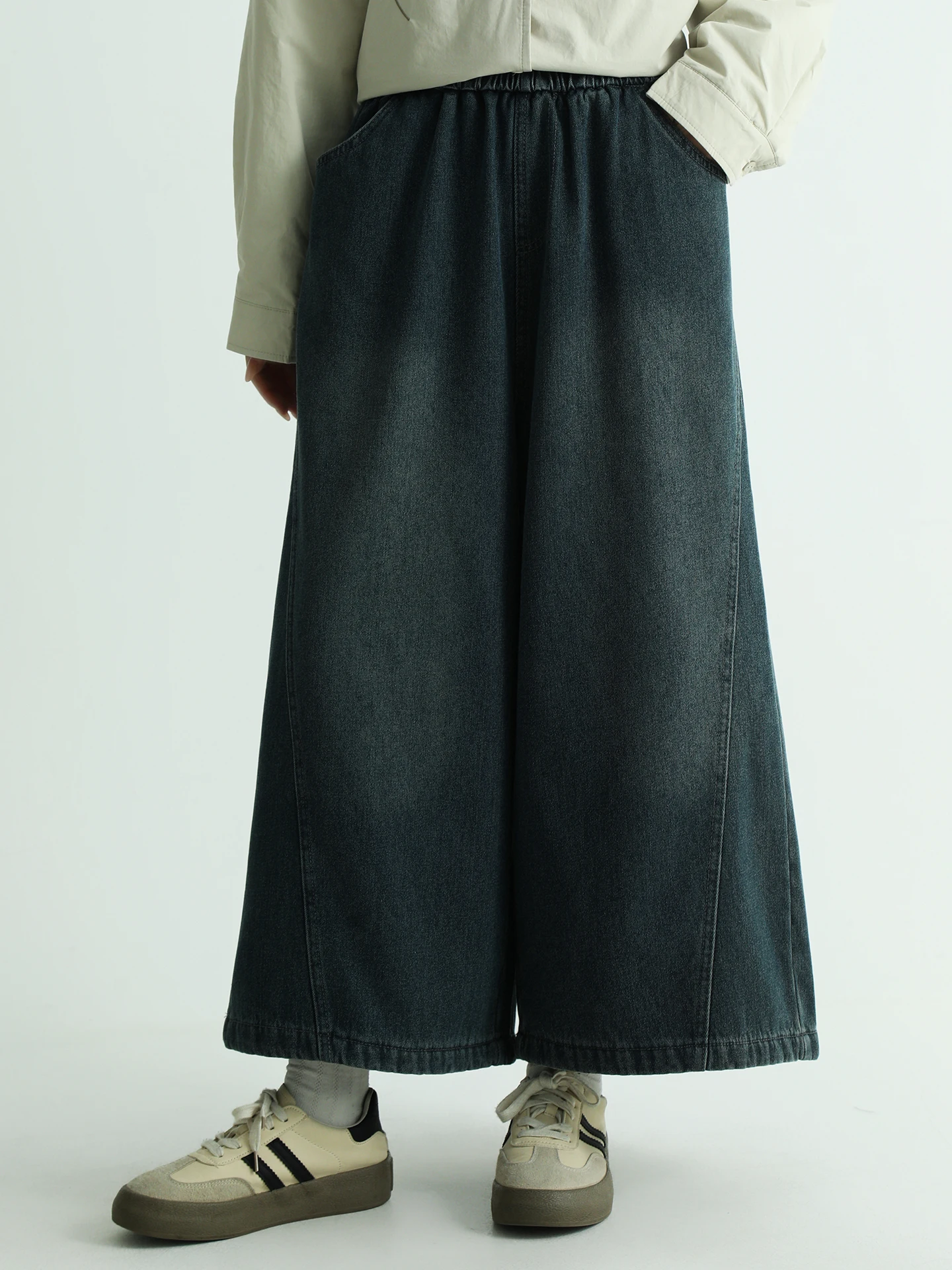 Женские зимние джинсы с высокой талией, широкими штанинами и флисовой подкладкой, художественный дизайн, из смесового хлопка, удобные брюки-буткат от BOUREN
Женские зимние джинсы с высокой талией, широкими штанинами и флисовой подкладкой, художественный дизайн, из смесового хлопка, удобные брюки-буткат от BOUREN