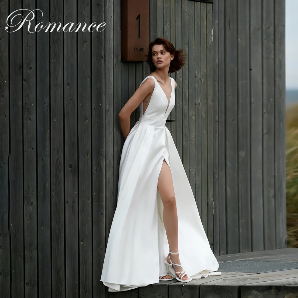 Simple V-Neck A-Line Wedding Dress Women 2026 High Side Slit Spaghetti Straps Backless Bridal Gown Vestidos De Novia Customized
Simple V-Neck A-Line Wedding Dress Women 2026 High Side Slit Spaghetti Straps Backless Bridal Gown Vestidos De Novia Customized