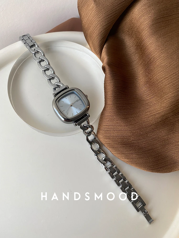 Luxury watch, retro high-end square cool style chain ladies quartz watch trendy women's watch gift for girlfriend, elegant watch
Luxury watch, retro high-end square cool style chain ladies quartz watch trendy women's watch gift for girlfriend, elegant watch