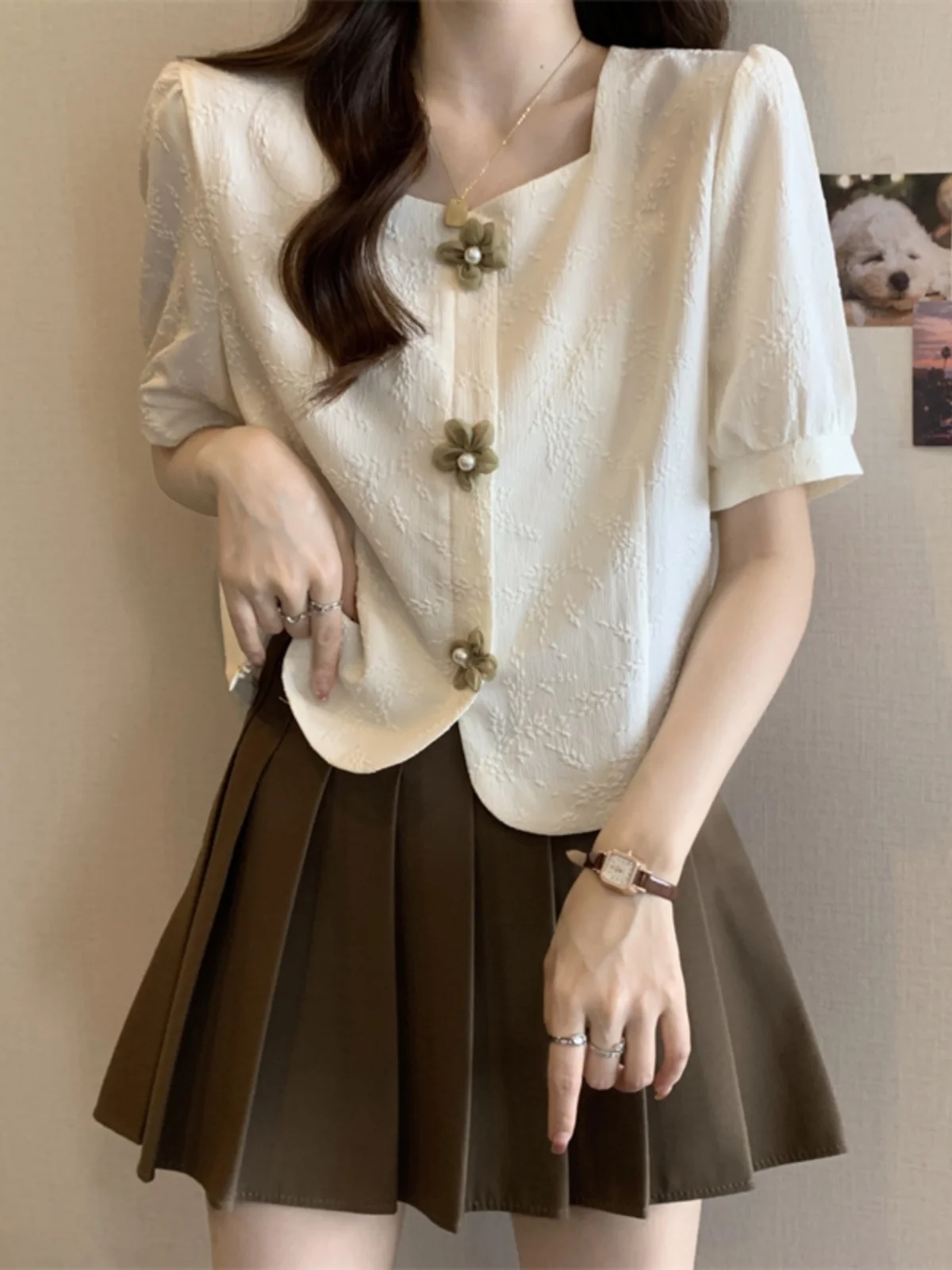 Slimming Short Sleeve Shirt Women's Summer Fashion Large Size Beautiful Square Collar Top Korean Style Bubble Sleeve Blouse
Slimming Short Sleeve Shirt Women's Summer Fashion Large Size Beautiful Square Collar Top Korean Style Bubble Sleeve Blouse