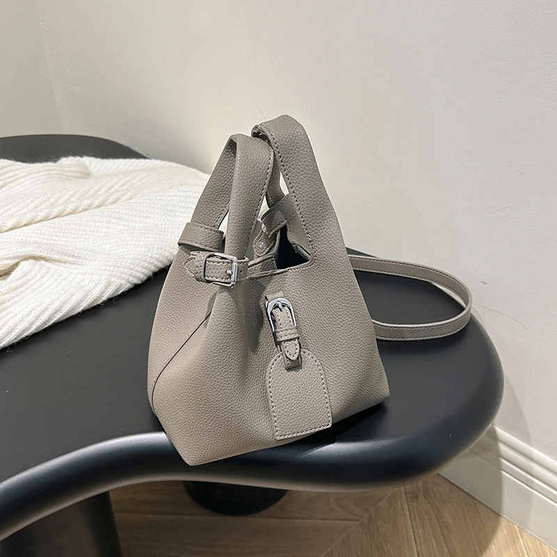 Роскошные однотонные Сумки-мешки Sense of Luxury, высококачественные дизайнерские стильные сумки на плечо и через плечо для женщин 2024
Роскошные однотонные Сумки-мешки Sense of Luxury, высококачественные дизайнерские стильные сумки на плечо и через плечо для женщин 2024
