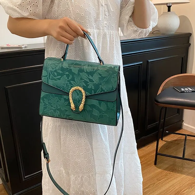 Стильная ретро-сумка-сэтчел, текстурированная, квадратной формы, со съемной цепочкой, внутренним карманом на молнии, универсальный дизайн, новинка 2026 года
Стильная ретро-сумка-сэтчел, текстурированная, квадратной формы, со съемной цепочкой, внутренним карманом на молнии, универсальный дизайн, новинка 2026 года