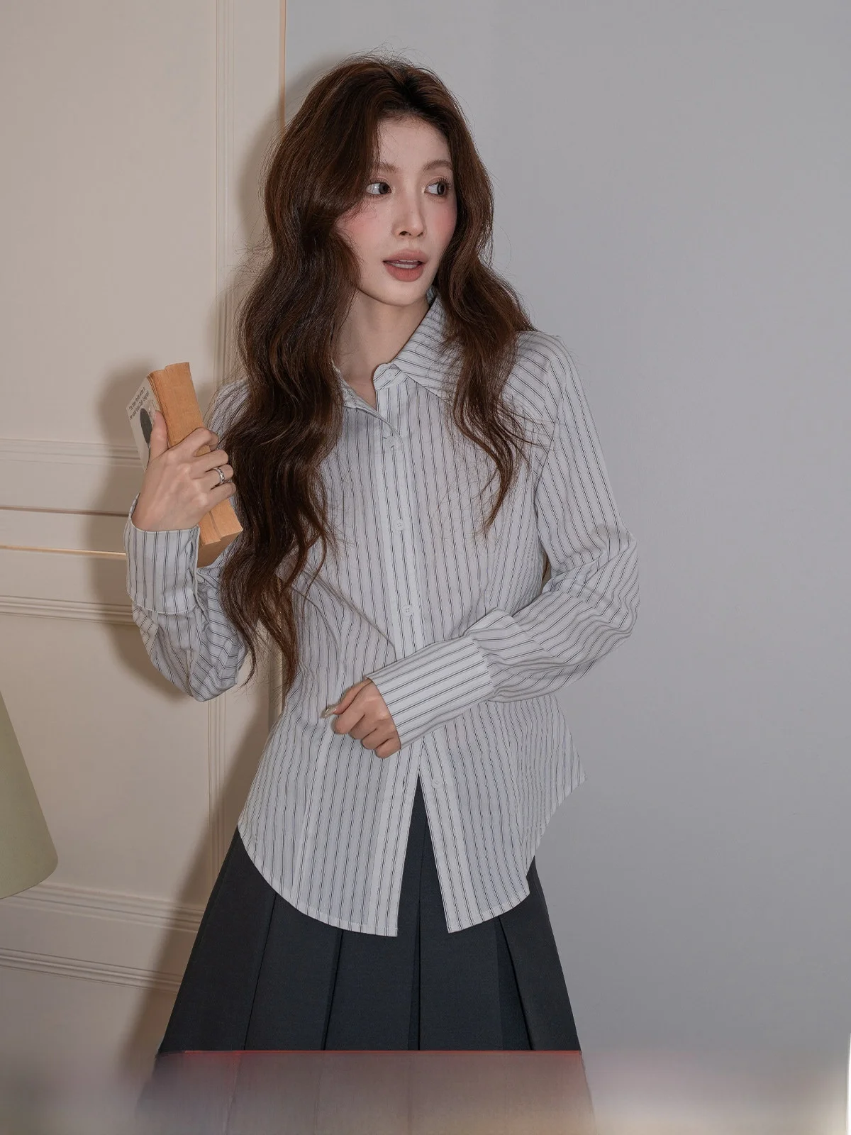 Длинный воротник в белую полоску, женский многослойный воротник Sve irt, облегающая внутренняя одежда, осенний сезон, Faionable irt
Длинный воротник в белую полоску, женский многослойный воротник Sve irt, облегающая внутренняя одежда, осенний сезон, Faionable irt