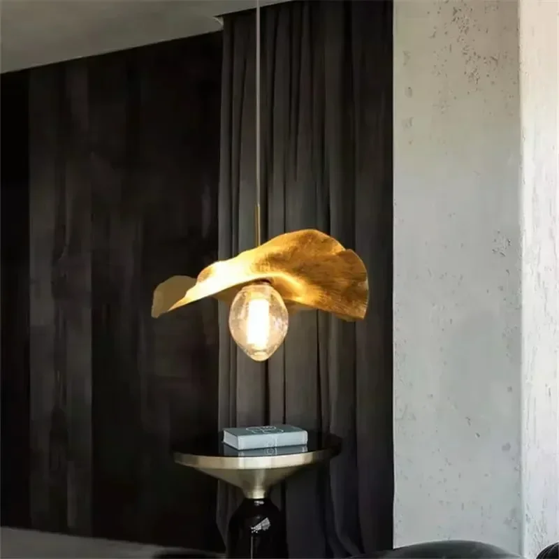 Modern Pendant Lamp Minimalist Hammered Brass Light Lotus Leaf Suspension Living Dining Room Decoration Kitchen Light Fixtures
Modern Pendant Lamp Minimalist Hammered Brass Light Lotus Leaf Suspension Living Dining Room Decoration Kitchen Light Fixtures