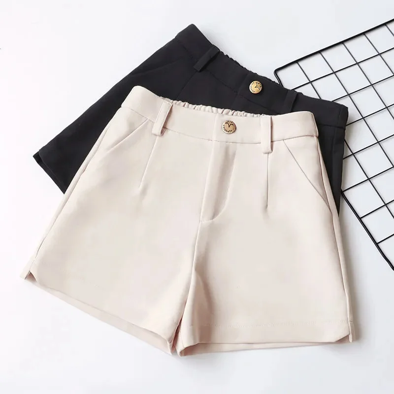 2025 Summer New Shorts Women's High Waist A-line Wide Leg Short Pants Elastic Waist Loose Casual Suit Pants Black White
2025 Summer New Shorts Women's High Waist A-line Wide Leg Short Pants Elastic Waist Loose Casual Suit Pants Black White