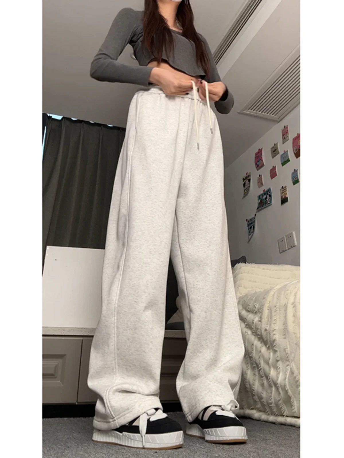 ay Heavyweight American Sle Men's Sweatpants Neutral Faion Design Bent Knife Pants Trendy Loose Fit Long Pants
ay Heavyweight American Sle Men's Sweatpants Neutral Faion Design Bent Knife Pants Trendy Loose Fit Long Pants