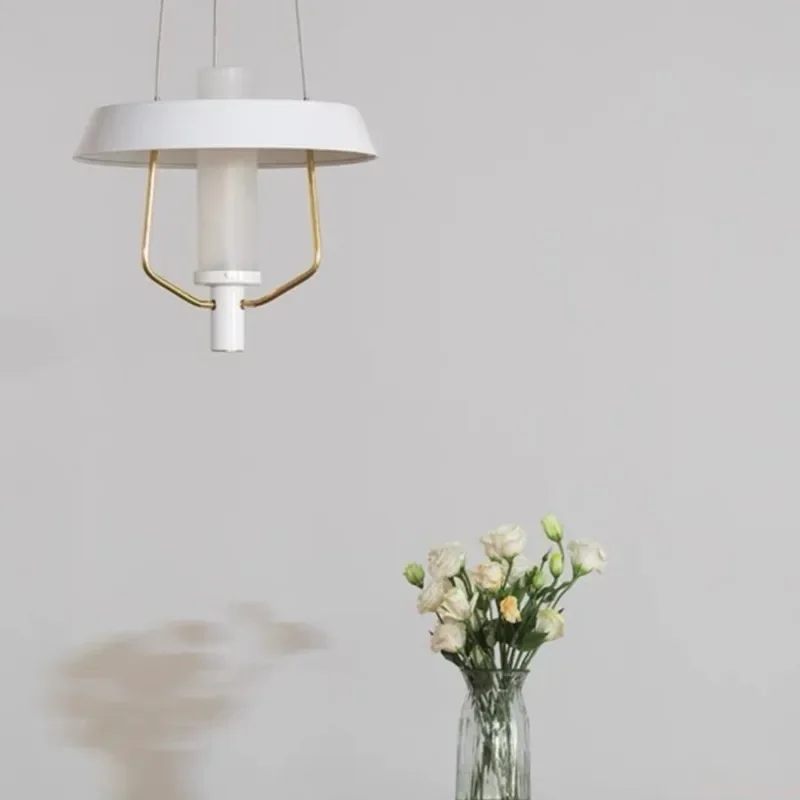 GHEUVNJ Middle aged style black and white minimalist small space living room dining room pendant light
GHEUVNJ Middle aged style black and white minimalist small space living room dining room pendant light