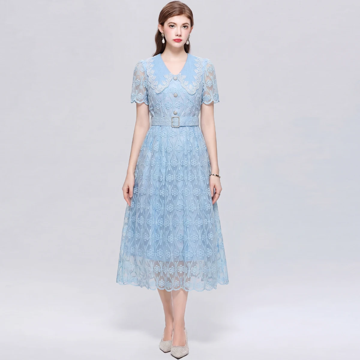 2026 Summer New Blue Lace Midi Dress Peter Pan Collar Short Sleeve Slim Waist A Line Elegant Party Dress With Free Belt
2026 Summer New Blue Lace Midi Dress Peter Pan Collar Short Sleeve Slim Waist A Line Elegant Party Dress With Free Belt
