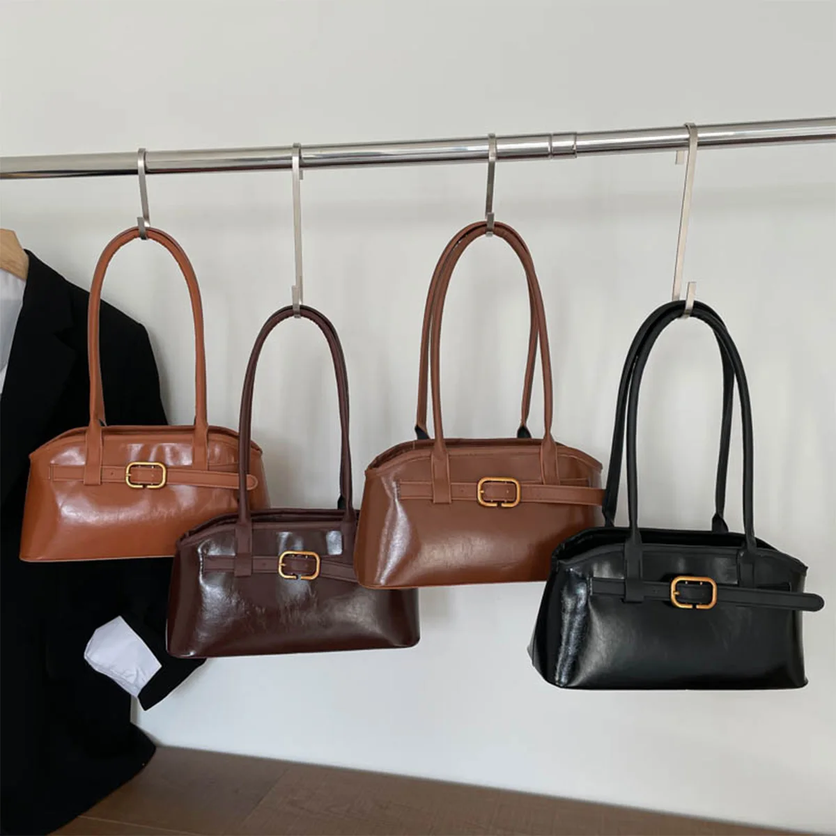 Women's Glossy Handbag with Metal Buckle Large Capacity Zipper Waterproof PU Dual Comfort Handles for Daily Commute and Shopping
Women's Glossy Handbag with Metal Buckle Large Capacity Zipper Waterproof PU Dual Comfort Handles for Daily Commute and Shopping