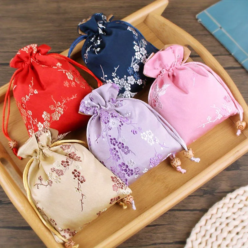 Double-layer Brocade Embroidery Jewelry Pouch, Silk Drawstring Bag for Jewelry Gift Sachet Storage
Double-layer Brocade Embroidery Jewelry Pouch, Silk Drawstring Bag for Jewelry Gift Sachet Storage