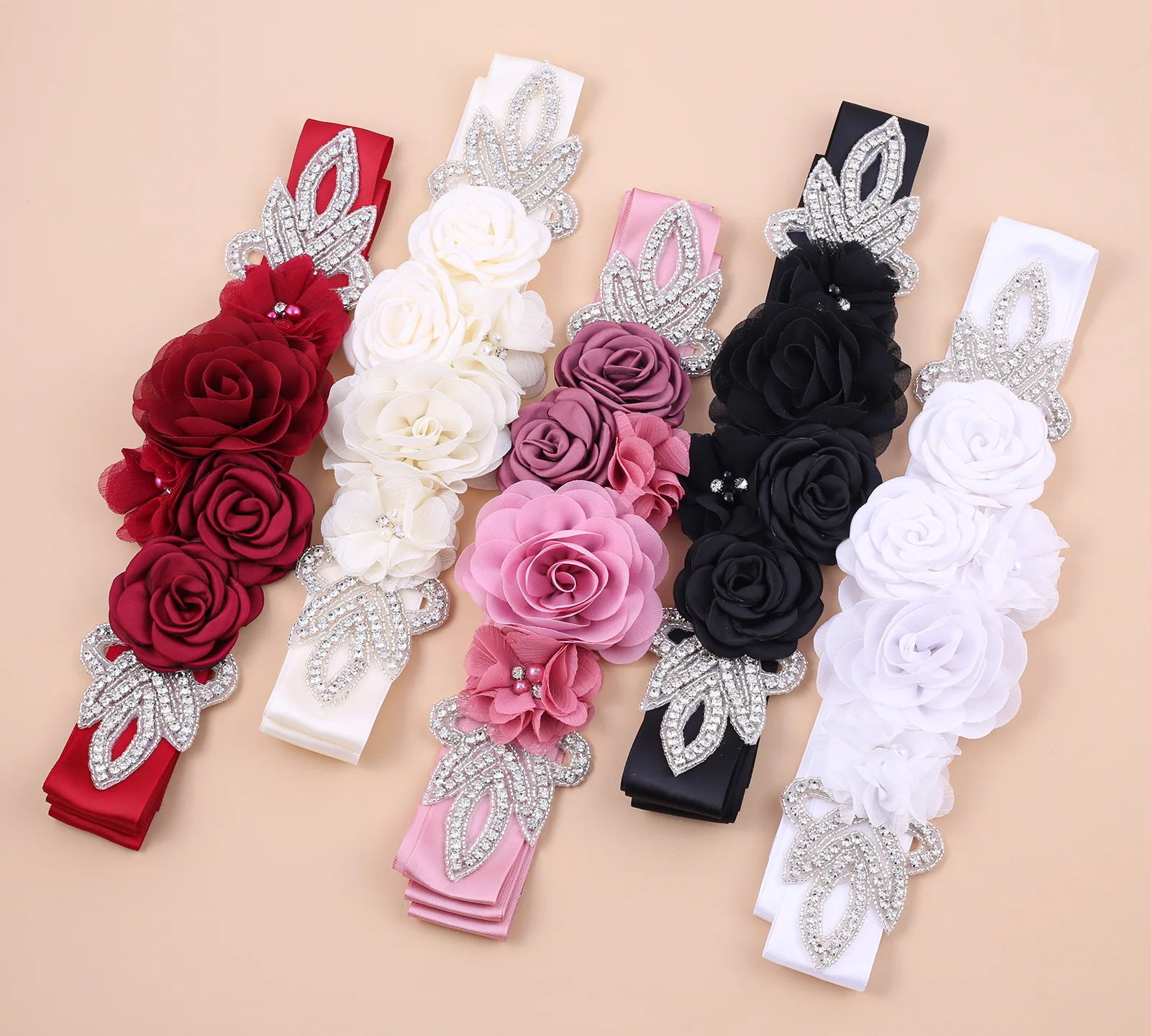 Длинные ленты для невесты в европейском стиле, пояса со стразами и цветочной аппликацией, самозавязанные пояса, элегантное платье невесты, ремни, украшение
Длинные ленты для невесты в европейском стиле, пояса со стразами и цветочной аппликацией, самозавязанные пояса, элегантное платье невесты, ремни, украшение