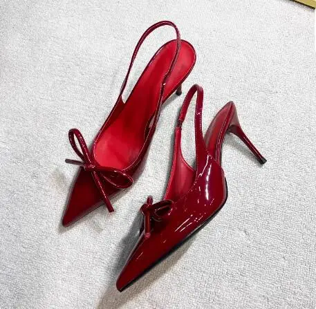 Женские босоножки-слингбэки из блестящей лакированной кожи цвета бургунди и черного с бантом-бабочкой, на тонком каблуке 6, 8, 10 см, для вечеринок, размер 33
Женские босоножки-слингбэки из блестящей лакированной кожи цвета бургунди и черного с бантом-бабочкой, на тонком каблуке 6, 8, 10 см, для вечеринок, размер 33