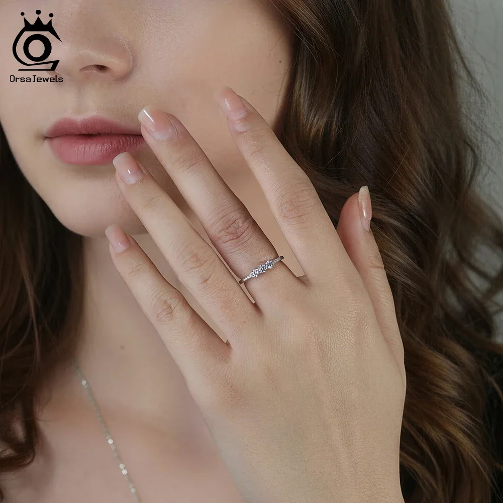 ORSA JEWELS S925 Silver Eternity D Color Moissanite Band Ring Sparkling Luxury Diamond Wedding Ring Fine Jewelry Gift MOR12
ORSA JEWELS S925 Silver Eternity D Color Moissanite Band Ring Sparkling Luxury Diamond Wedding Ring Fine Jewelry Gift MOR12