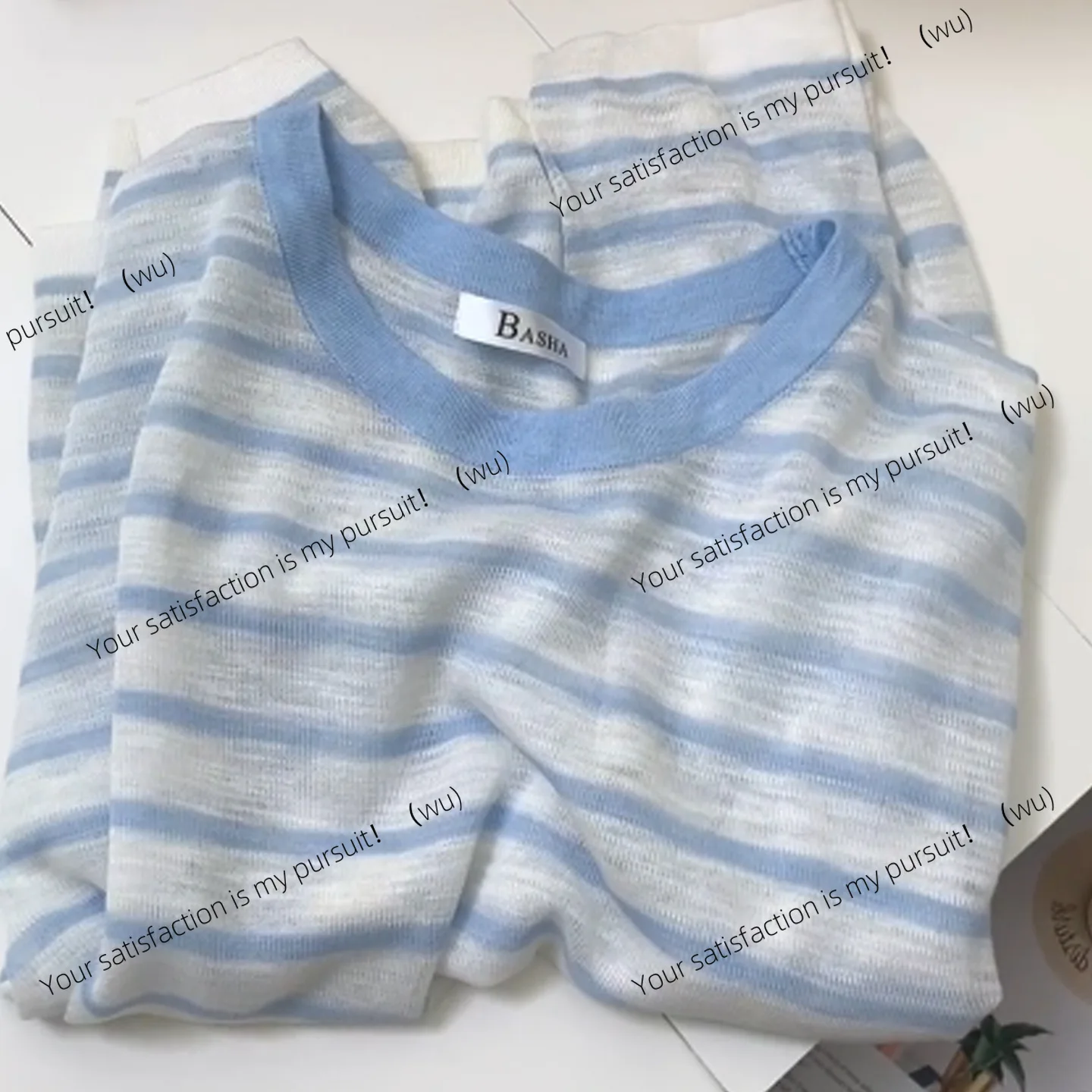 Вязаная блузка из ледяного шелка в синюю полоску с режущей этикеткой, женская новая уникальная супер красивая верхняя одежда
Вязаная блузка из ледяного шелка в синюю полоску с режущей этикеткой, женская новая уникальная супер красивая верхняя одежда