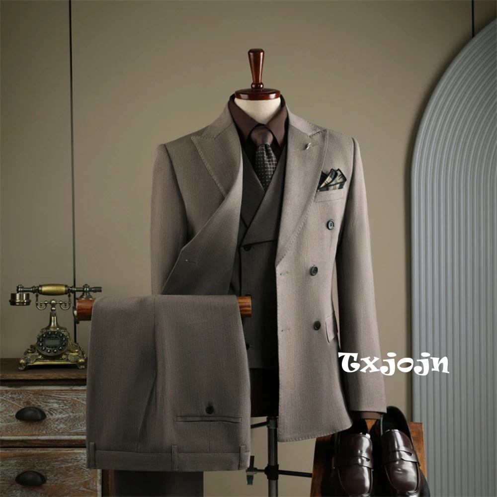 Handsome Tuxedo Blazer Vest Pants 3 Pieces Business Outfit Classic Striped Double Breasted Men's Suit Set Wedding Guest Clothes
Handsome Tuxedo Blazer Vest Pants 3 Pieces Business Outfit Classic Striped Double Breasted Men's Suit Set Wedding Guest Clothes