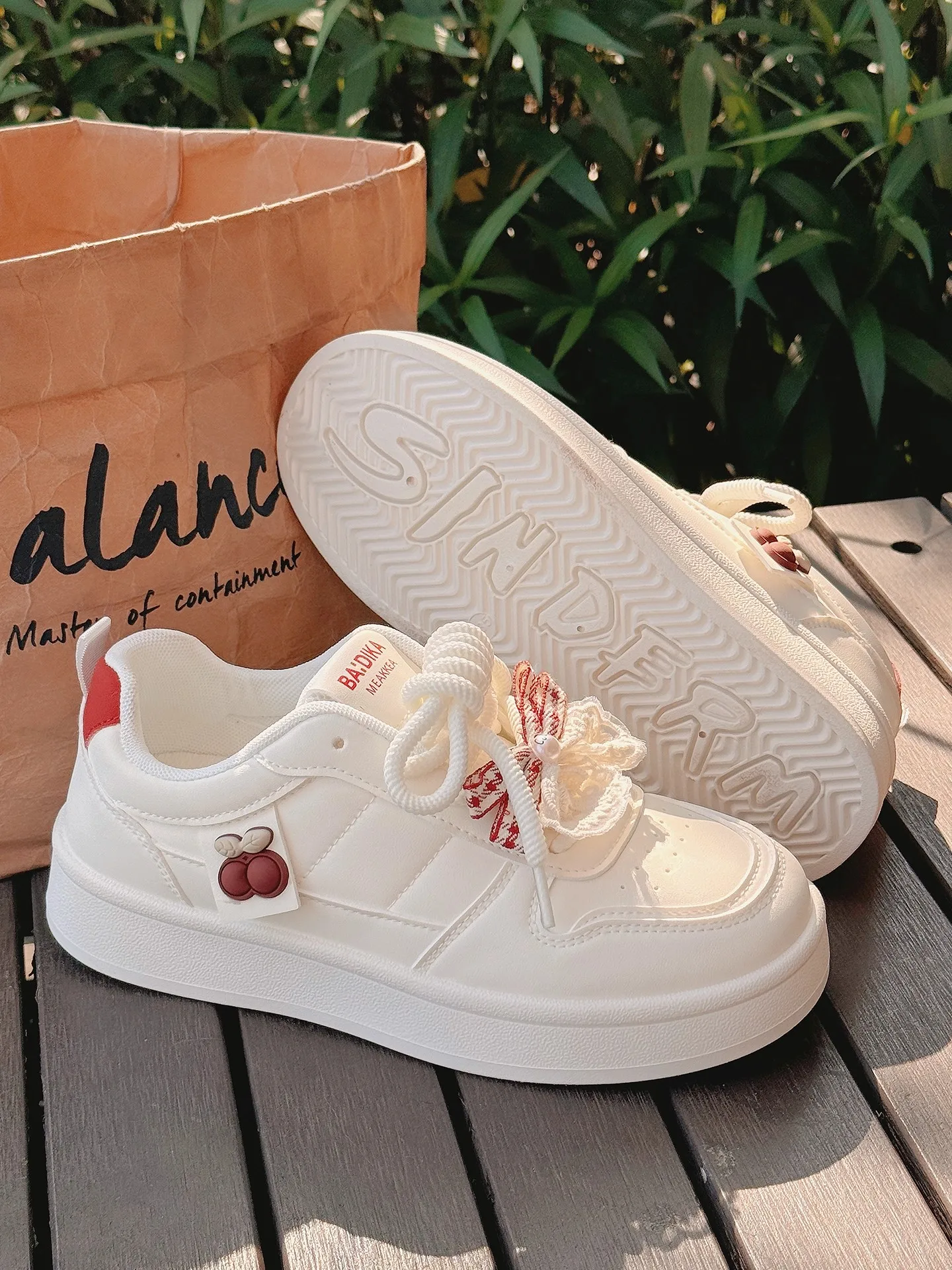 Удобные женские кроссовки Thi Bot: повседневные спортивные туфли, универсальные для отдыха, на шнуровке, в корейском стиле, с круглым носком
Удобные женские кроссовки Thi Bot: повседневные спортивные туфли, универсальные для отдыха, на шнуровке, в корейском стиле, с круглым носком