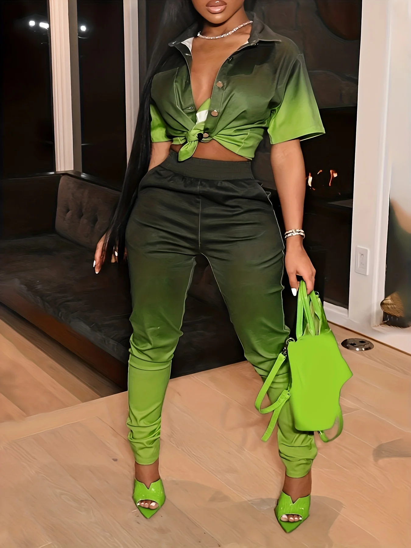 Street Gradient Lapel Short-sleeved Pants Two-piece Suit
Street Gradient Lapel Short-sleeved Pants Two-piece Suit