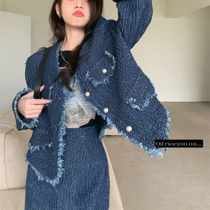 Vintage Denim Suit Women Two Piece Set Blue Fringe Edge Jeans Jacket Top Package Hip Long Skirt Suits Casual Fashion Y2K Outfits
Vintage Denim Suit Women Two Piece Set Blue Fringe Edge Jeans Jacket Top Package Hip Long Skirt Suits Casual Fashion Y2K Outfits