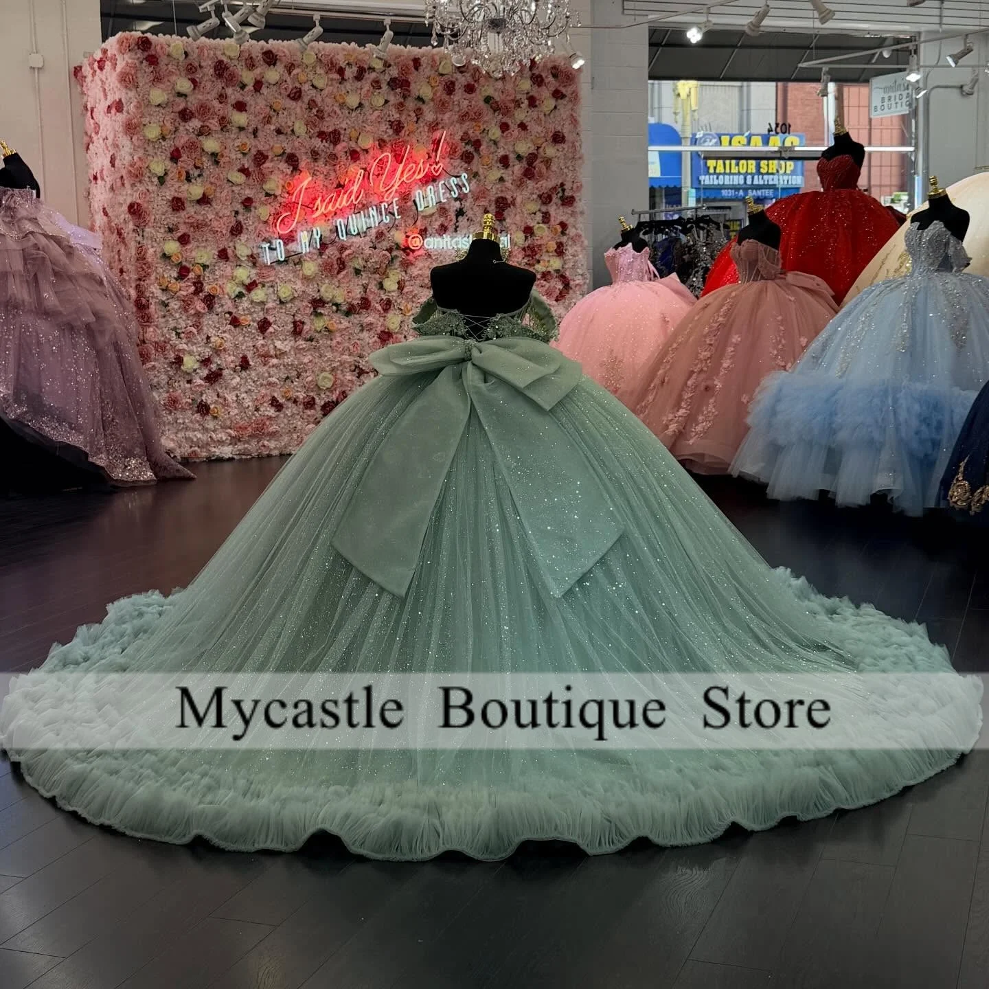Mint Green Off Shoulder Ruffled Quinceanera Dress Glitter Ball Gown Prom Dresses 2026 Elegantes Vestidos De Fiesta Customized
Mint Green Off Shoulder Ruffled Quinceanera Dress Glitter Ball Gown Prom Dresses 2026 Elegantes Vestidos De Fiesta Customized