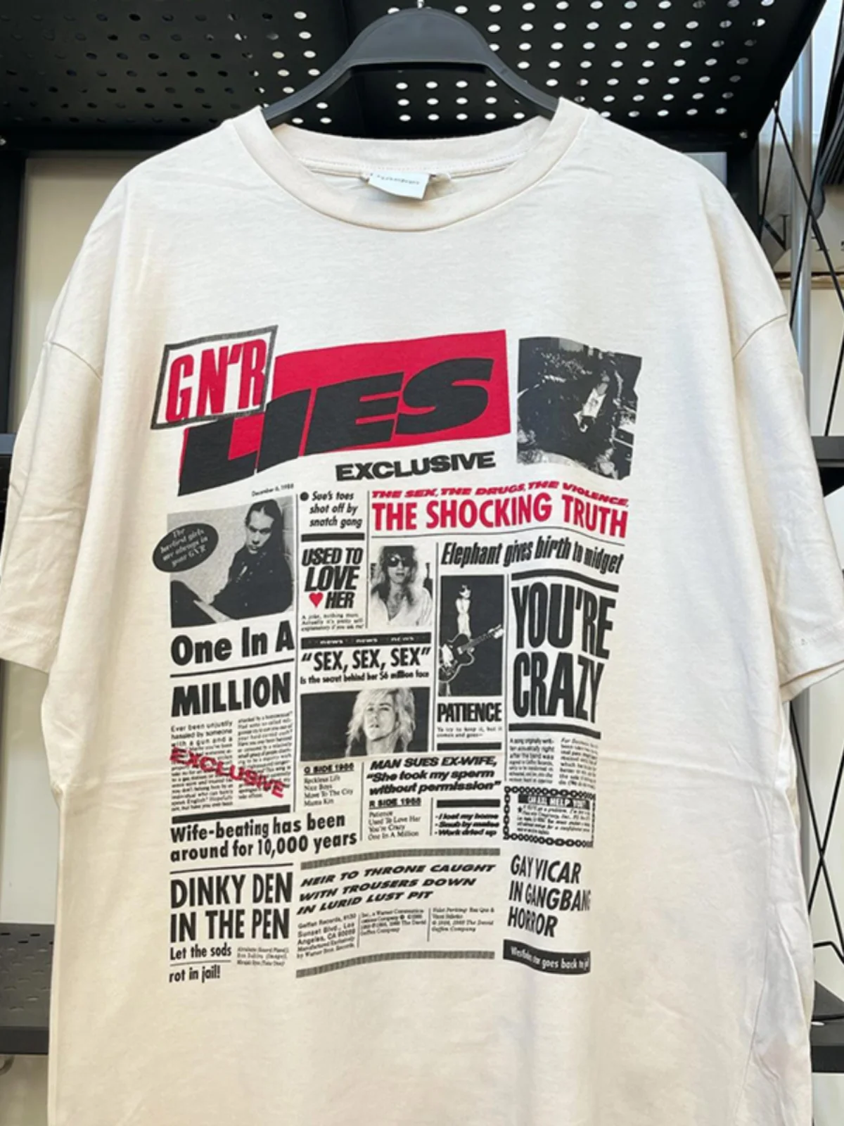 Guns N Rose High Street Ruffian Vintage Short Sleeve Men's and Women's Cotton Neckline T-Shirt
Guns N Rose High Street Ruffian Vintage Short Sleeve Men's and Women's Cotton Neckline T-Shirt