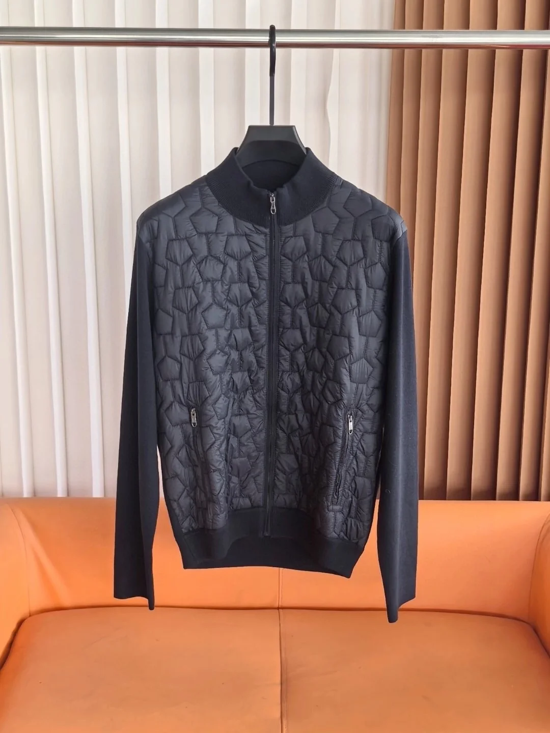 Итальянский мужской трикотажный тюнер, осень-зима, повседневный воротник с ромбовидным узором, воротник-стойка, све, лоскутное хлопковое усовершенствованное
Итальянский мужской трикотажный тюнер, осень-зима, повседневный воротник с ромбовидным узором, воротник-стойка, све, лоскутное хлопковое усовершенствованное