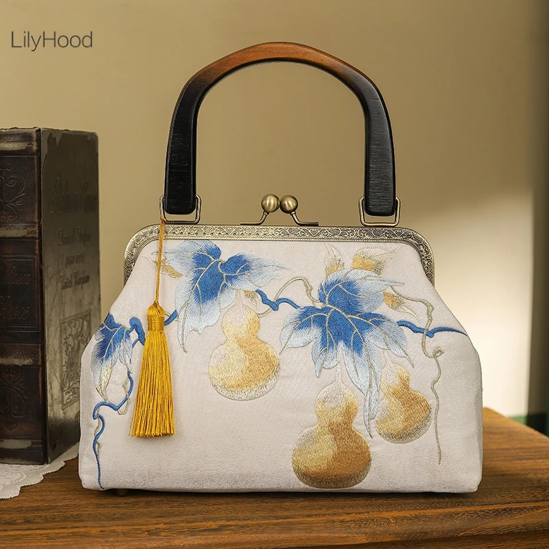 Women Vintage Chinese Style Embroidery Medium Size Wooden Handle Handbag 2025 Retro Chic Cottagecore Kisslock Chain Shoulder Bag
Women Vintage Chinese Style Embroidery Medium Size Wooden Handle Handbag 2025 Retro Chic Cottagecore Kisslock Chain Shoulder Bag