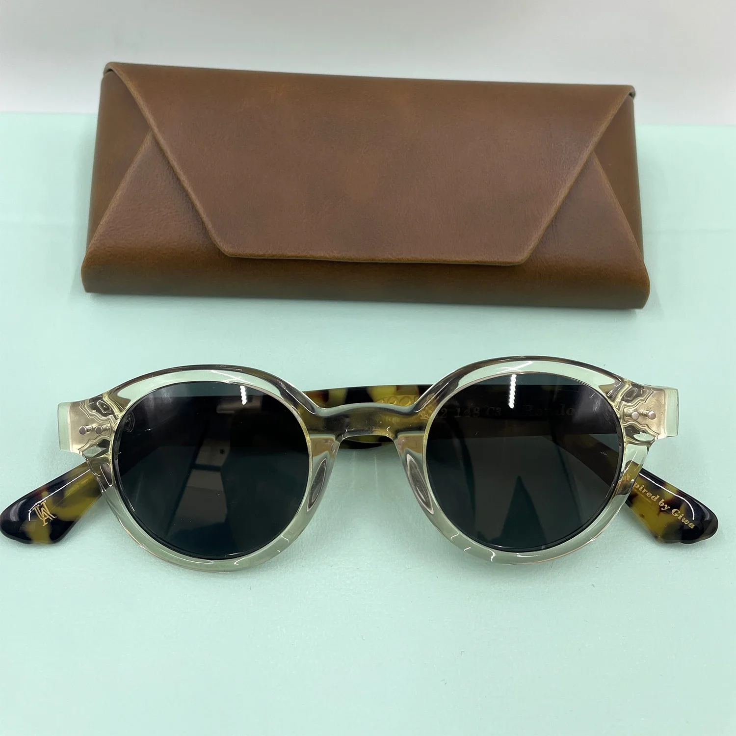 New Trendy Fashion Women's Sunglasses 2025 Handmade Acetate Round Eyeglasses Men Outdoor Retro Vintage UV400 Sunglasses
New Trendy Fashion Women's Sunglasses 2025 Handmade Acetate Round Eyeglasses Men Outdoor Retro Vintage UV400 Sunglasses