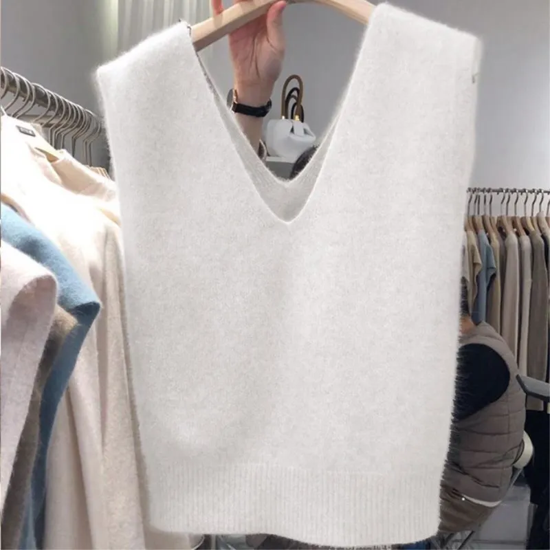 2023 Autumn Winter Korean Version Double V-neck Knitted Sweater Vest Loose Top Women's Waistcoat Vest Girls Leisure White
2023 Autumn Winter Korean Version Double V-neck Knitted Sweater Vest Loose Top Women's Waistcoat Vest Girls Leisure White