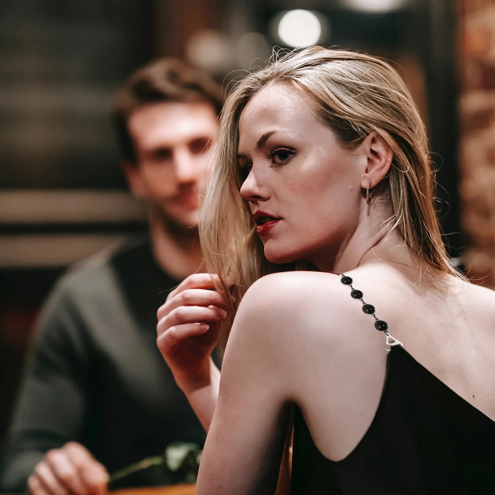 2Pairs Adjustable Pearl Bra Straps with Rhinestone Decor Non-Slip Shoulder Strap Replacement for Off-Shoulder Dresses Wedding
2Pairs Adjustable Pearl Bra Straps with Rhinestone Decor Non-Slip Shoulder Strap Replacement for Off-Shoulder Dresses Wedding